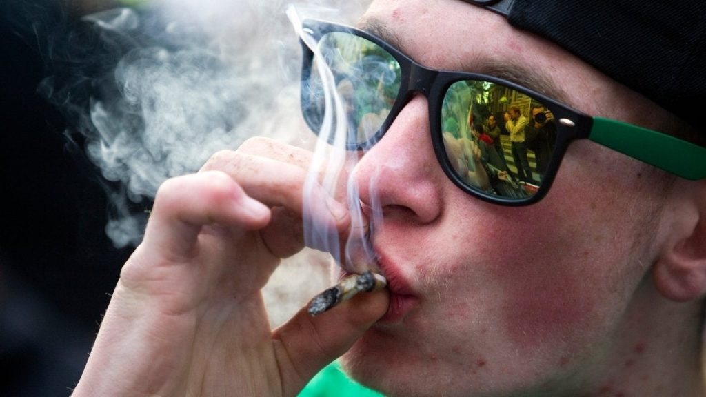 Что значит закладка наркотиков вредна ли марихуана на потенцию
