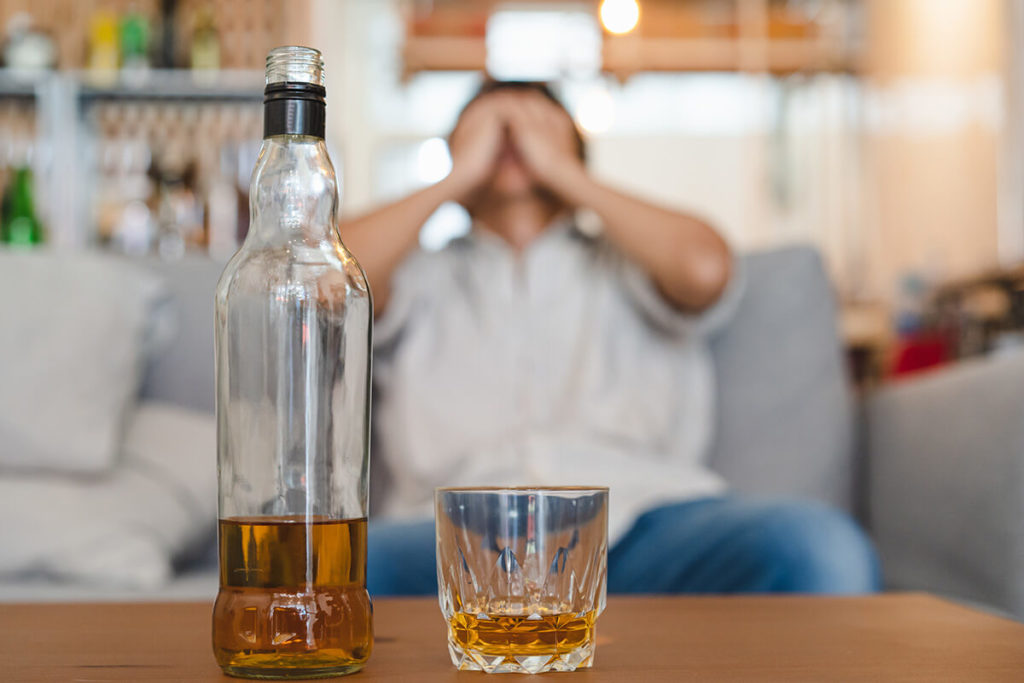 Как выводить алкоголика из длительного алкогольного запоя: методы помощи алкогольнозависимому человеку
